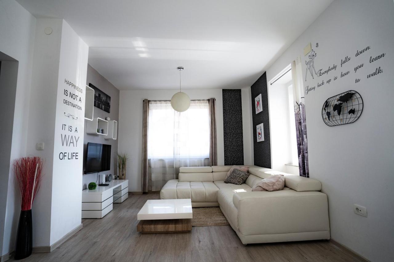 Slovenian House Vida Bed & Breakfast ลูบลิยานา ภายนอก รูปภาพ